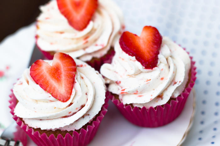 Strawberries-and-Cream-Cupcakes-close-group-700
