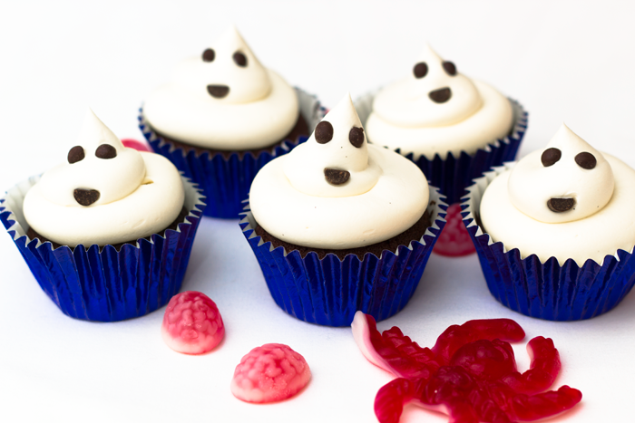 Halloween-Ghost-cupcakes-700