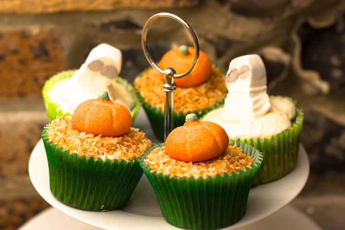 Toasted-coconut-halloween-pumpkin-patch-and-ghost-700
