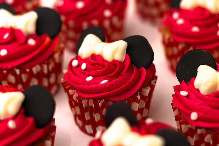 Minnie-Mouse-Cupcakes-4-700
