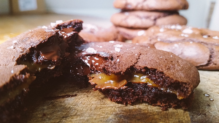 Nutella-and-Salted-Caramel-Stuffed-Cookies-3